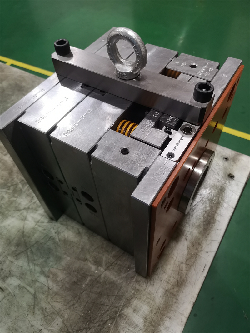 Plastic mold