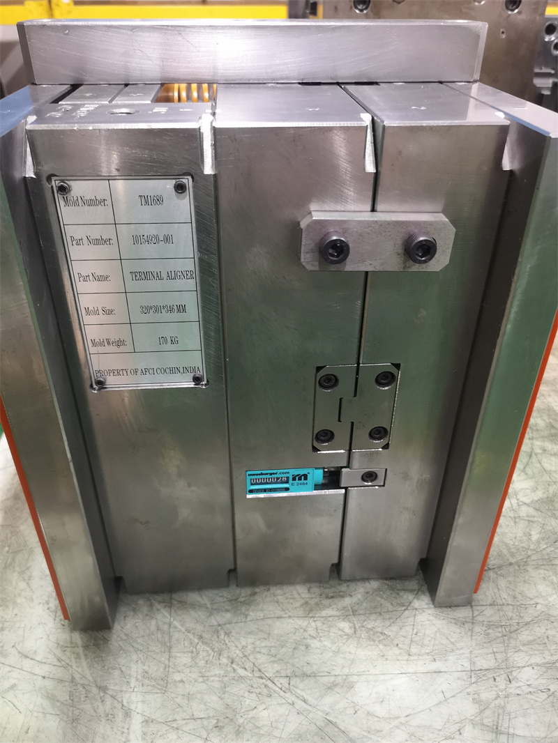 Plastic mold