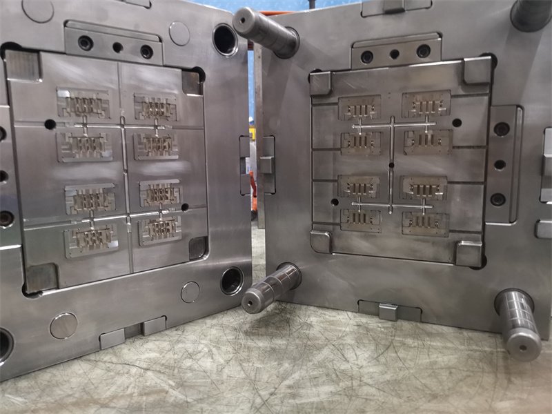 Plastic mold