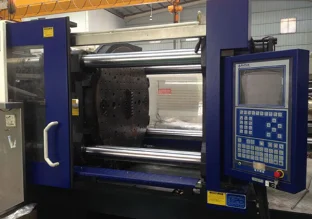Double color injection molding equipment